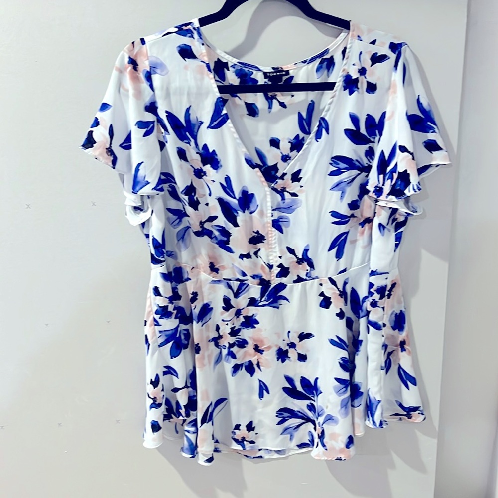 Torrid babydoll short sleeve blouse, flutter sleeve, size 1